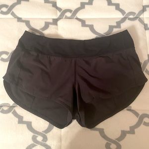 Size 6 2.5 inch Lululemon Speed up Shorts